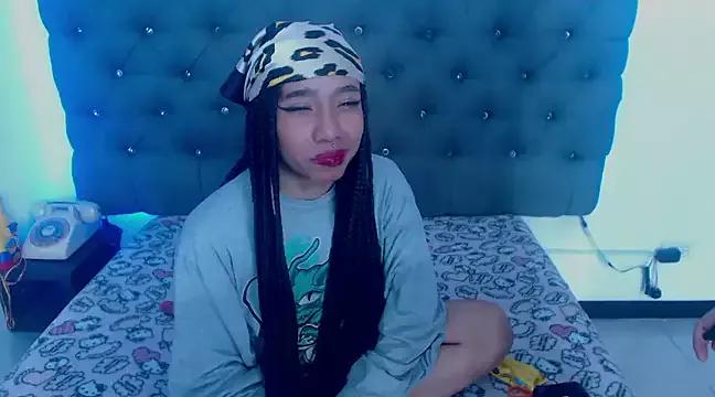 XxxReinaSexyBodyxxX777 on StripChat 