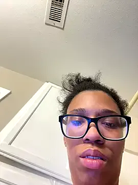 YeahhhitsBreezy on StripChat