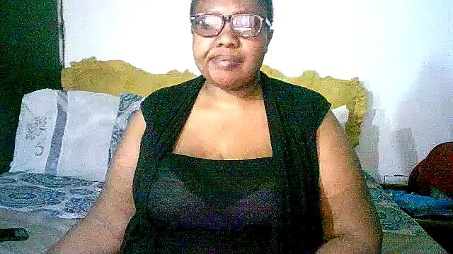 YELLOW_BONE on StripChat 