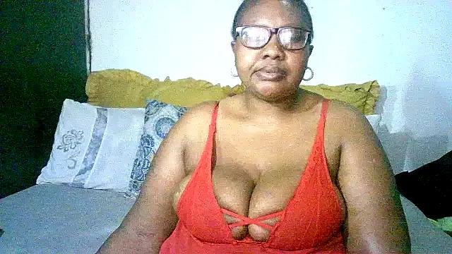 YELLOW_BONE on StripChat 