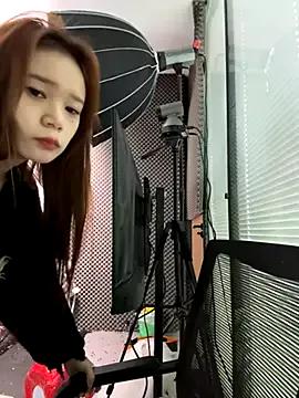YY-27 from StripChat