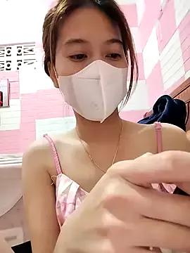 Zinzin9x from StripChat